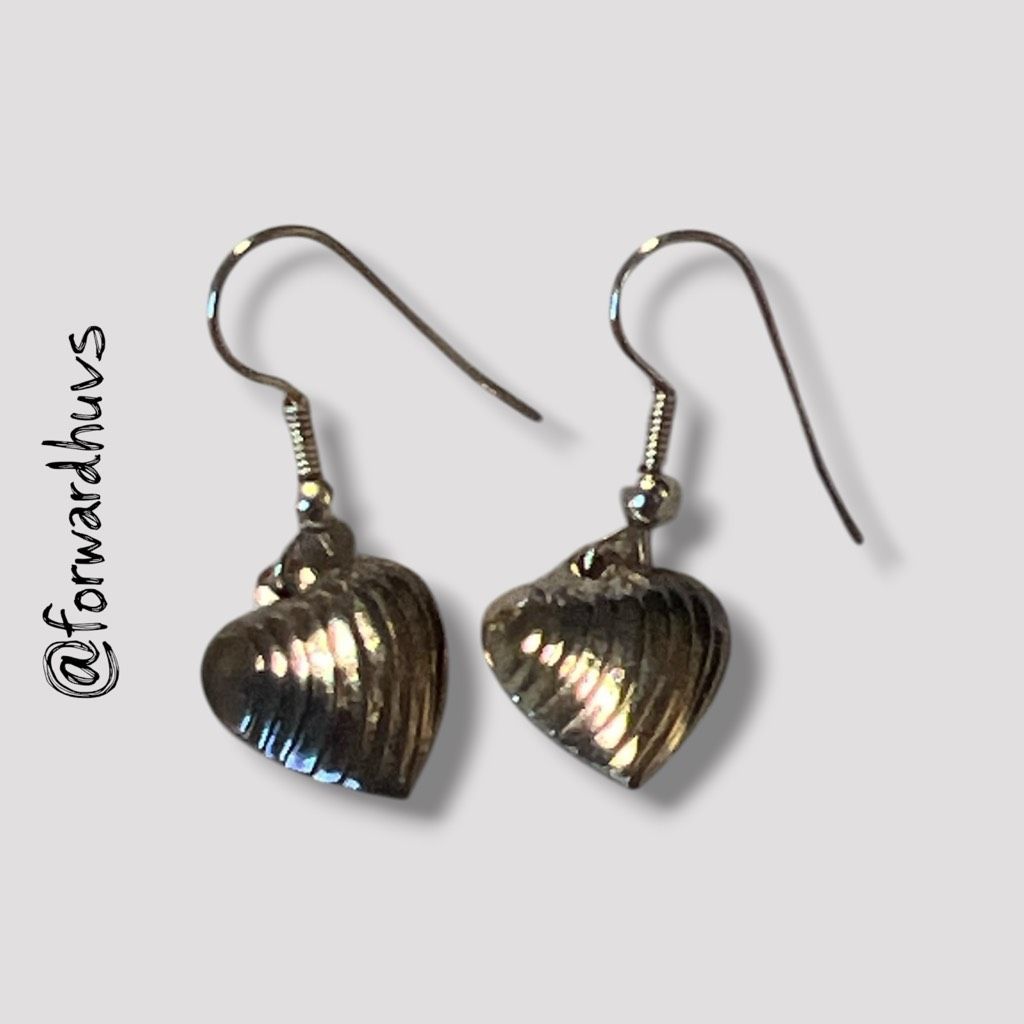 Clam Seashell Dangle Earrings